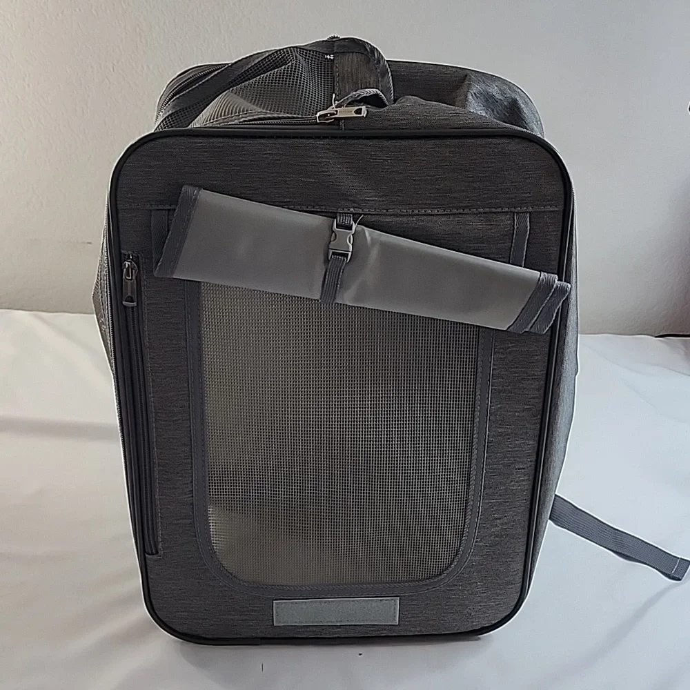 NWOT Petseek 2 in 1 Soft-Sided Airline Approved Backpack Travel Pet Carrier